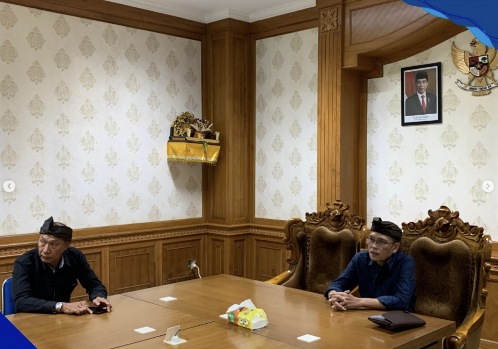 Dinas Komunikasi dan Informatika Kabupaten Badung melakukan pelatihan website untuk Desa Pererenan dan Perumda Pasar Mangu Giri Sedana dibuka oleh Kepala Bidang E-GOV I Ketut Alit Astamaja bertempat di Ruang Rapat Kadis I (21/12).